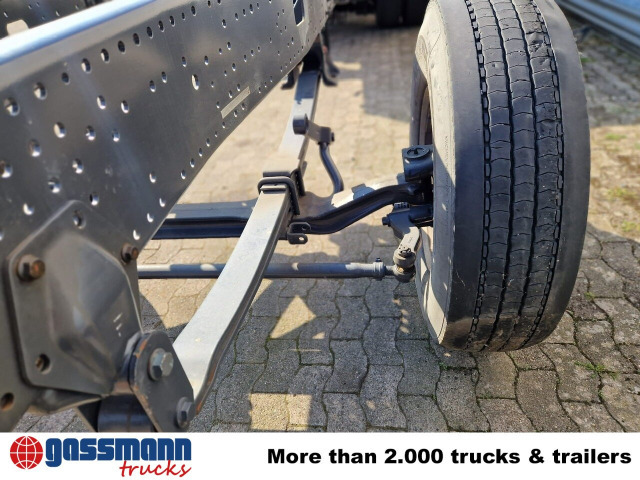 Iveco Trakker AD260T45 6x4, BRANDSCHADEN FAHRERHAUS! - Truk sasis: gambar 4 Iveco Trakker AD260T45 6x4, BRANDSCHADEN FAHRERHAUS! - Truk sasis: gambar 4