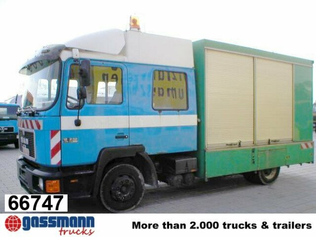 MAN Spülwagen - Truk vakum: gambar 1 MAN Spülwagen - Truk vakum: gambar 1