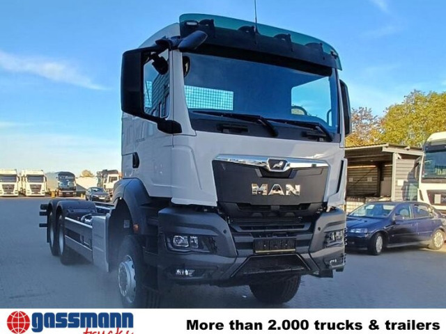 MAN TGS 33.440 6x6 BB CH, Hohe Bauart, Nebenantrieb - Truk sasis: gambar 3 MAN TGS 33.440 6x6 BB CH, Hohe Bauart, Nebenantrieb - Truk sasis: gambar 3