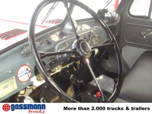 Magirus Deutz Magirus Uranus 250D 22 KW16 - Truk pemadam kebakaran, Truk derek: gambar 2 Magirus Deutz Magirus Uranus 250D 22 KW16 - Truk pemadam kebakaran, Truk derek: gambar 2