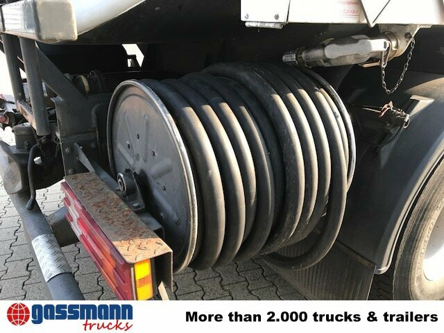 Mercedes-Benz Actros 1841 L 4x2, Esterer Tankaufbau ca. - Truk tangki: gambar 4 Mercedes-Benz Actros 1841 L 4x2, Esterer Tankaufbau ca. - Truk tangki: gambar 4