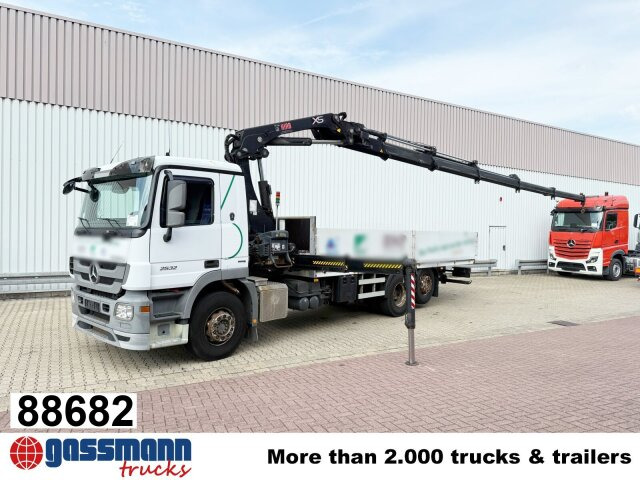 Mercedes-Benz Actros 2532 L 6x2, Liftachse, Kran Hiab 244EP-5 - Truk flatbed, Truk derek: gambar 1 Mercedes-Benz Actros 2532 L 6x2, Liftachse, Kran Hiab 244EP-5 - Truk flatbed, Truk derek: gambar 1