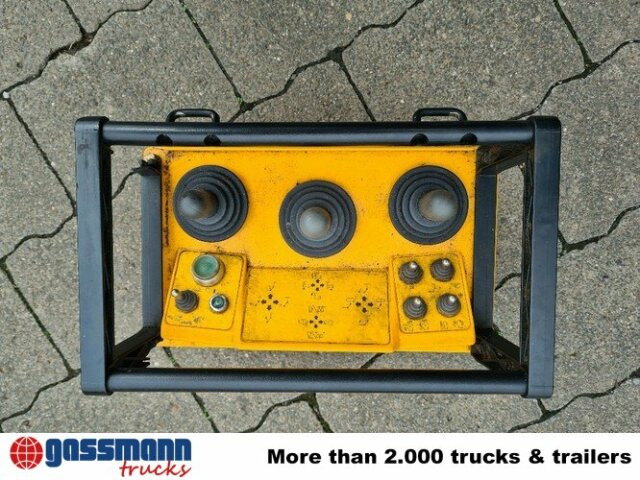 Mercedes-Benz Axor 1828 AK 4x4, Winterdienstausstattung, Kran - Truk jungkit, Truk derek: gambar 2 Mercedes-Benz Axor 1828 AK 4x4, Winterdienstausstattung, Kran - Truk jungkit, Truk derek: gambar 2