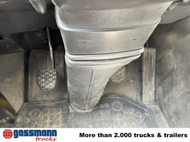 Mercedes-Benz SK II 2638/44 A 6x6, V8, Retarder - Truk sasis: gambar 4 Mercedes-Benz SK II 2638/44 A 6x6, V8, Retarder - Truk sasis: gambar 4