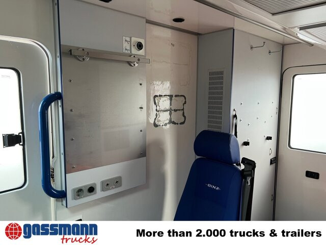 Mercedes-Benz Sprinter 313 CDI 4x2, Rettungswagen - Van panel: gambar 4 Mercedes-Benz Sprinter 313 CDI 4x2, Rettungswagen - Van panel: gambar 4