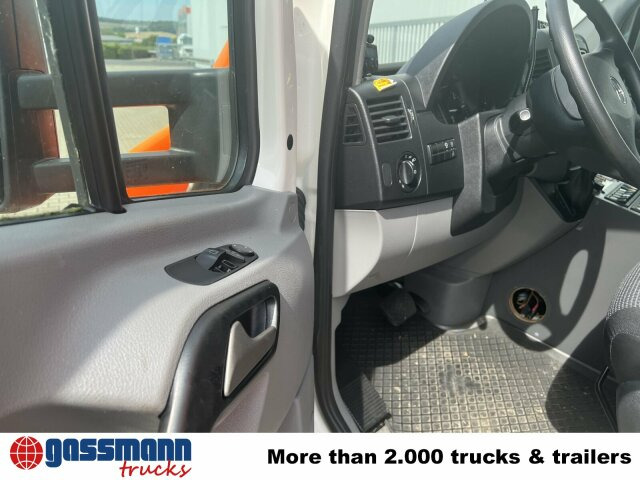 Mercedes-Benz Sprinter 516 CDI 4x2, Rettungswagen, Bi-Xenon - Van panel: gambar 4 Mercedes-Benz Sprinter 516 CDI 4x2, Rettungswagen, Bi-Xenon - Van panel: gambar 4