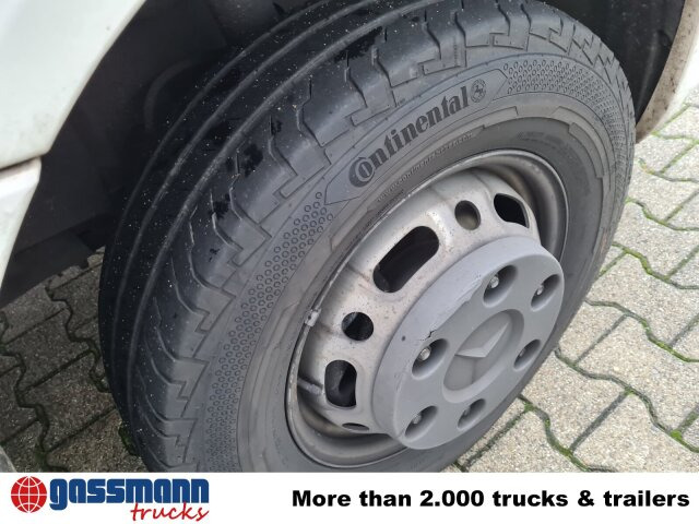 Mercedes-Benz Sprinter 516 CDI 4x2, Rettungswagen - Van panel: gambar 3 Mercedes-Benz Sprinter 516 CDI 4x2, Rettungswagen - Van panel: gambar 3