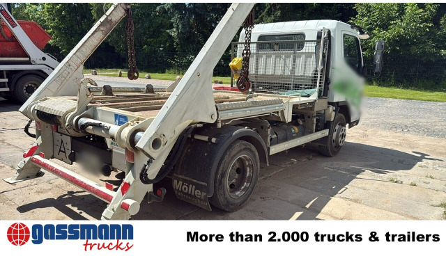Mitsubishi Canter Fuso 7C15 4x2, Tele-Absetzer, Vereiterbar - Truk skip loader: gambar 5 Mitsubishi Canter Fuso 7C15 4x2, Tele-Absetzer, Vereiterbar - Truk skip loader: gambar 5