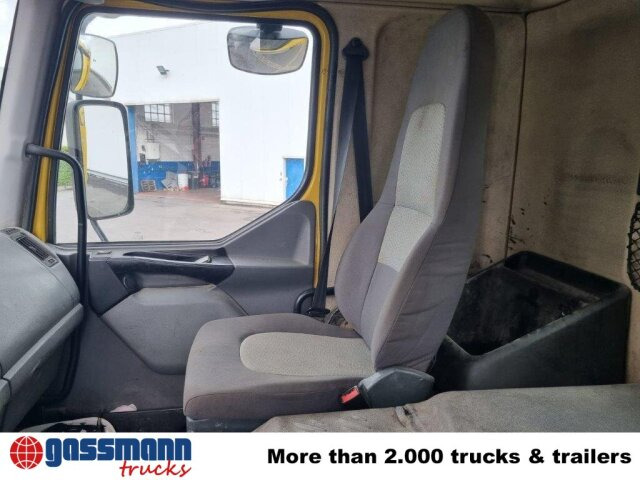 Renault Kerax 380.26 6x4, Bordmatik links - Truk jungkit: gambar 3 Renault Kerax 380.26 6x4, Bordmatik links - Truk jungkit: gambar 3