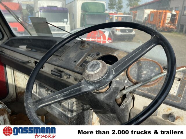 Saurer V5 4x2 - Truk flatbed: gambar 2 Saurer V5 4x2 - Truk flatbed: gambar 2