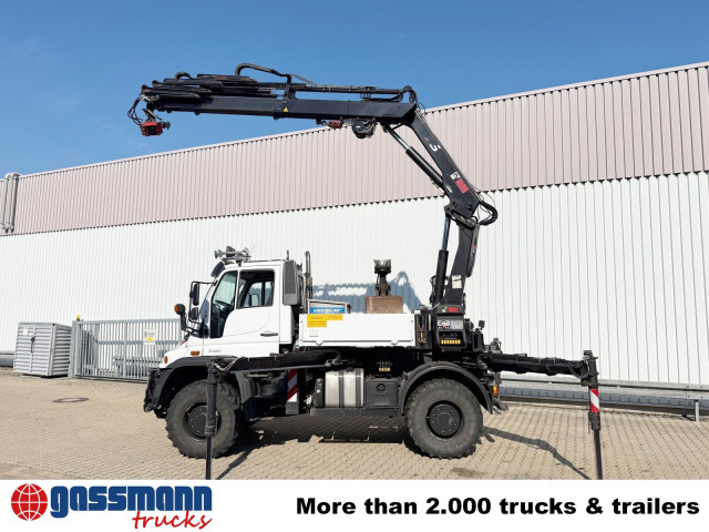 Unimog U400 4x4, Frontzapfwelle, Heckkran Hiab XS - Truk flatbed, Truk derek: gambar 5 Unimog U400 4x4, Frontzapfwelle, Heckkran Hiab XS - Truk flatbed, Truk derek: gambar 5