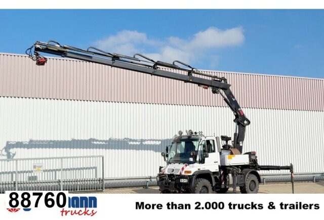 Unimog U400 4x4, Frontzapfwelle, Heckkran Hiab XS - Truk flatbed, Truk derek: gambar 1 Unimog U400 4x4, Frontzapfwelle, Heckkran Hiab XS - Truk flatbed, Truk derek: gambar 1