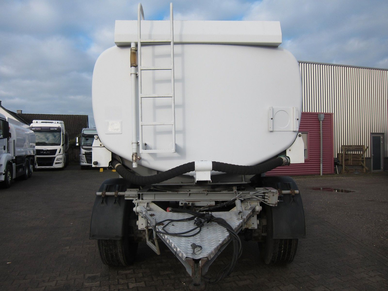 Lindner & Fischer 18400ltr 3 Kammern Oben-Unten - Trailer tangki: gambar 2 Lindner & Fischer 18400ltr 3 Kammern Oben-Unten - Trailer tangki: gambar 2