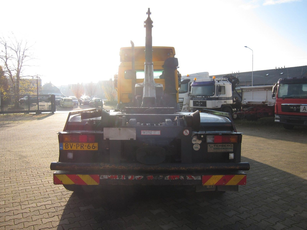 Mercedes-Benz Actros 2536 L 6X2*4 Hiab Multilift 470tkm - Hook lift: gambar 5 Mercedes-Benz Actros 2536 L 6X2*4 Hiab Multilift 470tkm - Hook lift: gambar 5