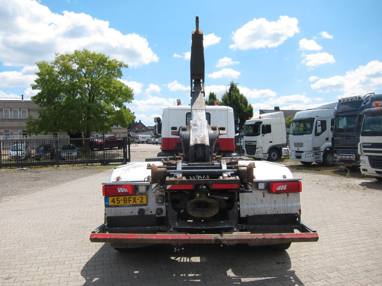 Scania P410 CB6X2 HSA Hyva 22T Haken E6 Liftachse - Hook lift: gambar 4 Scania P410 CB6X2 HSA Hyva 22T Haken E6 Liftachse - Hook lift: gambar 4