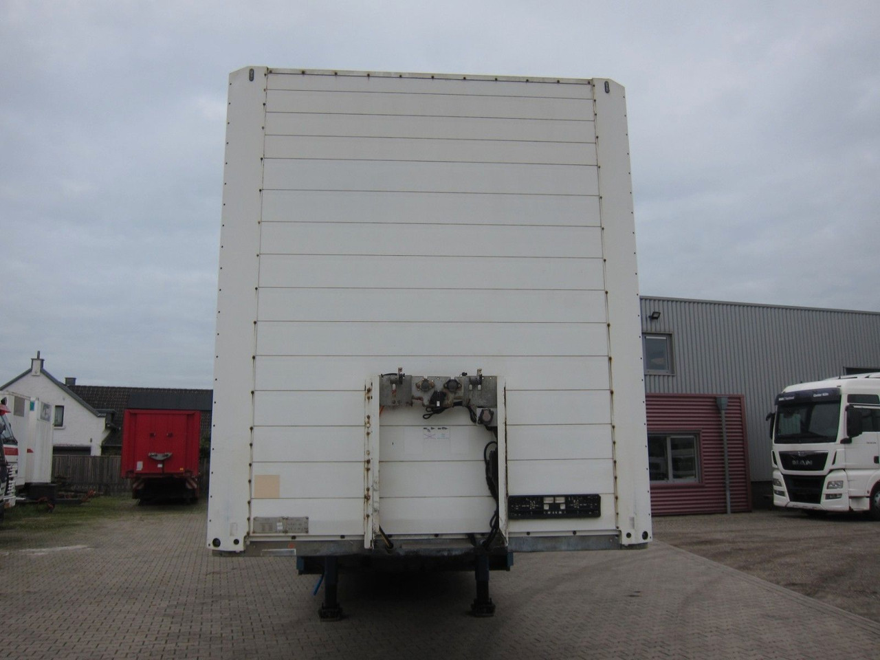 Schmitz Cargobull SKO 24 Iso-Koffer Doppelstock Lift Disc Top 2x - Semi-trailer kotak tertutup: gambar 2 Schmitz Cargobull SKO 24 Iso-Koffer Doppelstock Lift Disc Top 2x - Semi-trailer kotak tertutup: gambar 2