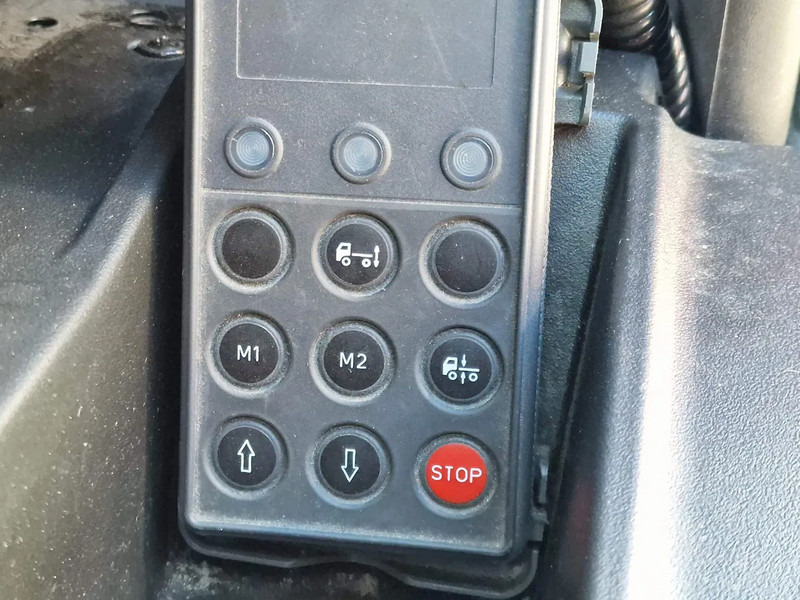 Truk box Iveco Eurocargo 75-190 Isotherm box - Zepro loadlift - Low KM - Airco - Euro 6 - Camera: gambar 15