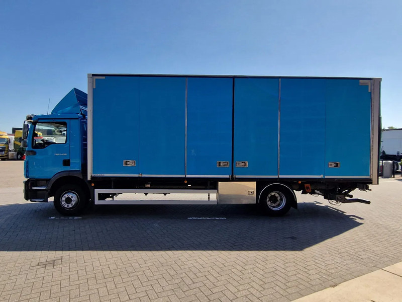 MAN TGM 15.250 4x2 - Box truck with sidedoors - Loadlift - Euro 5 - Automatic - Camera - Truk box: gambar 4 MAN TGM 15.250 4x2 - Box truck with sidedoors - Loadlift - Euro 5 - Automatic - Camera - Truk box: gambar 4