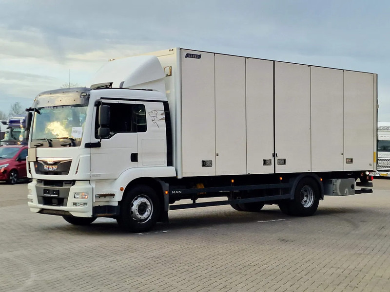 MAN TGM 18.340 4x2 - Sleepercab - Box with sidedoors - Loadlift - Full air - Euro 6 - Automatic - Truk box: gambar 3 MAN TGM 18.340 4x2 - Sleepercab - Box with sidedoors - Loadlift - Full air - Euro 6 - Automatic - Truk box: gambar 3