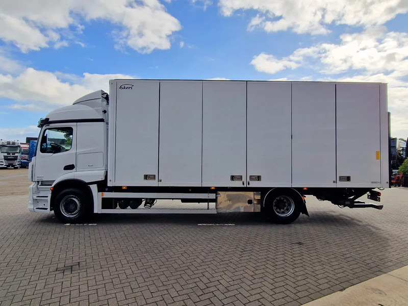 Mercedes-Benz Actros 1833 4x2 - Box with sidedoors - Loadlift - Full air - Mirror cam - Truk box: gambar 5 Mercedes-Benz Actros 1833 4x2 - Box with sidedoors - Loadlift - Full air - Mirror cam - Truk box: gambar 5