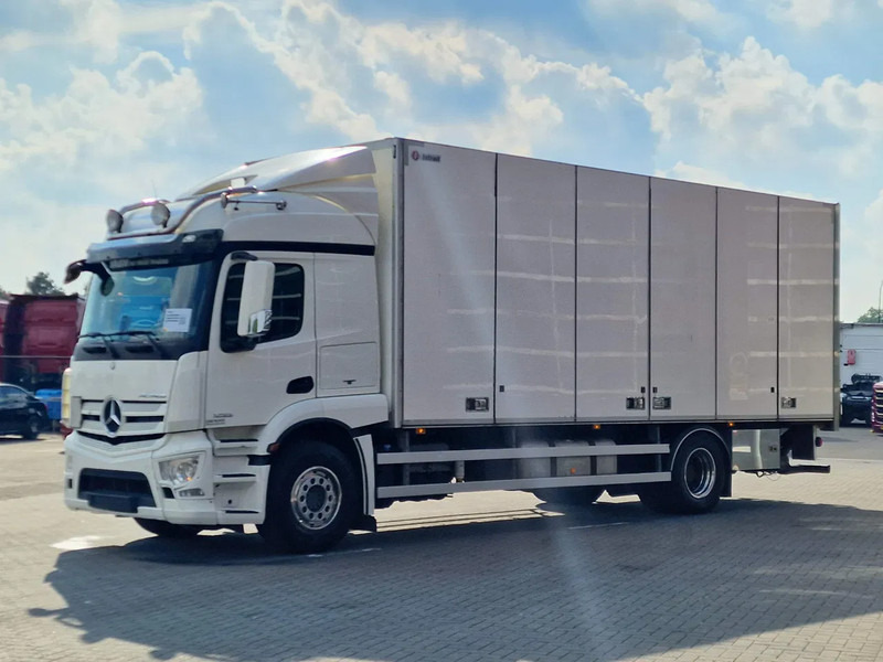 Mercedes-Benz Actros 1833 4x2 - Box with sidedoors - Loadlift - Sleeper cab - Full air - 5.80WB - Truk box: gambar 3 Mercedes-Benz Actros 1833 4x2 - Box with sidedoors - Loadlift - Sleeper cab - Full air - 5.80WB - Truk box: gambar 3