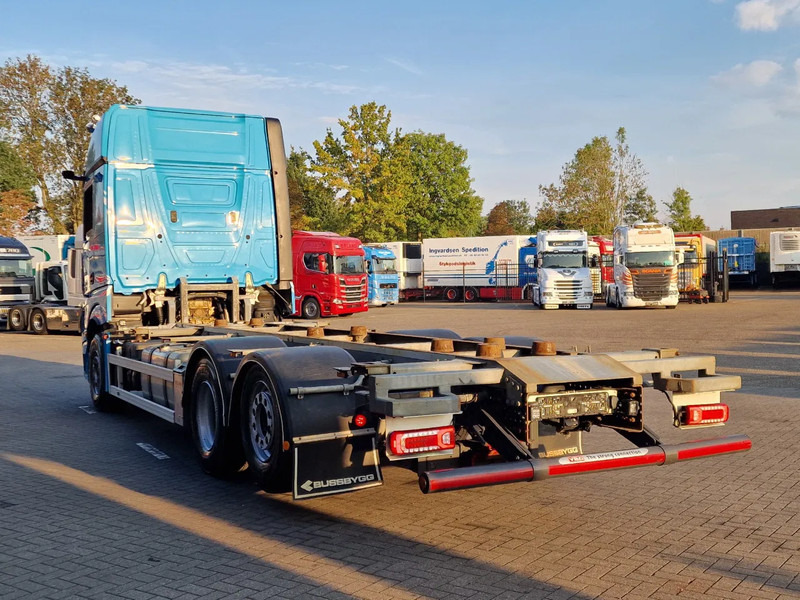 Mercedes-Benz Actros 2553 6x2 - BDF - Retarder - 4.90 WB - Loadlift - Full air - Pengangkut kontainer/ Container truck: gambar 5 Mercedes-Benz Actros 2553 6x2 - BDF - Retarder - 4.90 WB - Loadlift - Full air - Pengangkut kontainer/ Container truck: gambar 5