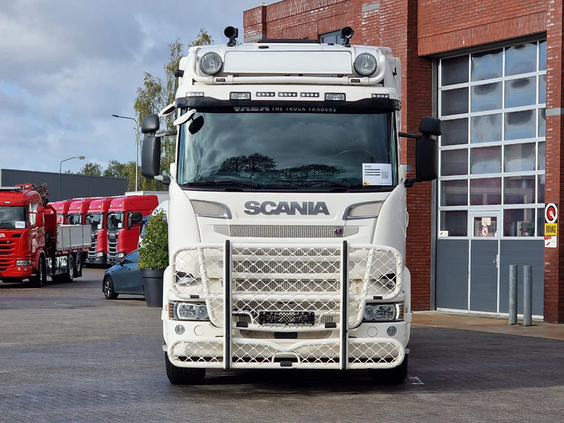 Scania R520 V8 8x2*4 - Tank - 19.000L - 4 compartments - Pump and counter - Retarder - Truk tangki: gambar 2 Scania R520 V8 8x2*4 - Tank - 19.000L - 4 compartments - Pump and counter - Retarder - Truk tangki: gambar 2