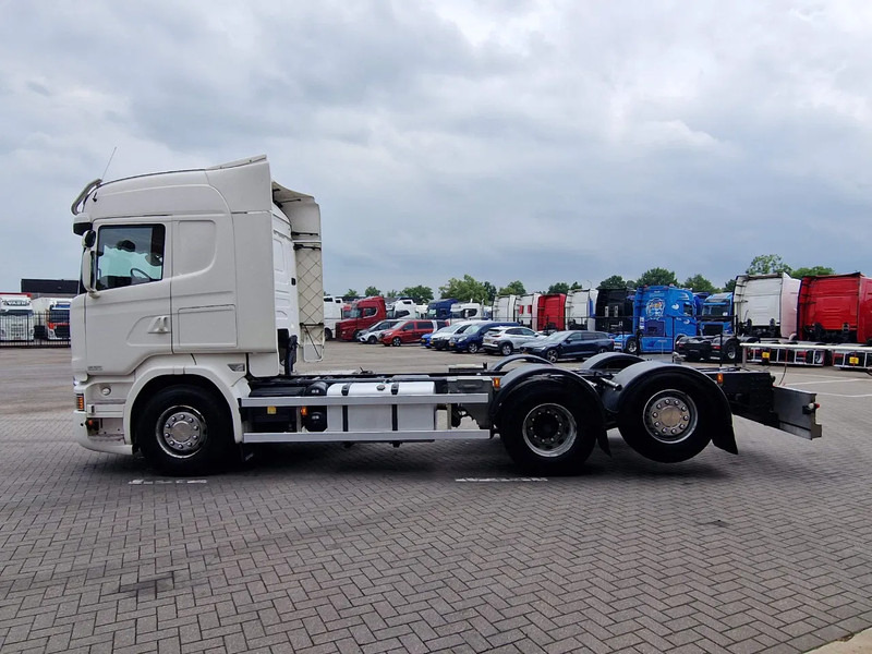 Scania R580 V8 Highline 6x2*4 - Chassis - Retarder - Steering axle - 410 WB - Custom interior - Full air - Truk sasis: gambar 4 Scania R580 V8 Highline 6x2*4 - Chassis - Retarder - Steering axle - 410 WB - Custom interior - Full air - Truk sasis: gambar 4
