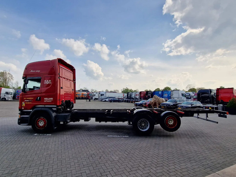 Scania R730 Topline 6x2*4 - Retarder - King of the Road - Night clima - Steering axle - Leather - Truk sasis: gambar 4 Scania R730 Topline 6x2*4 - Retarder - King of the Road - Night clima - Steering axle - Leather - Truk sasis: gambar 4