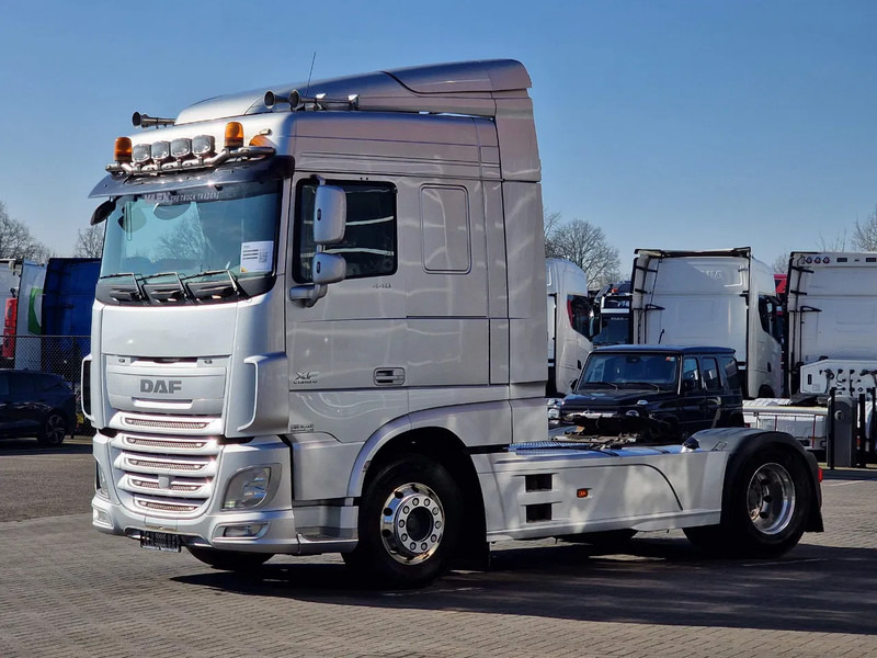 DAF XF 440 SpaceCab 4x2 - Full spoiler - Alloy wheels - Air horn - Light bar - Tractor head: gambar 3 DAF XF 440 SpaceCab 4x2 - Full spoiler - Alloy wheels - Air horn - Light bar - Tractor head: gambar 3