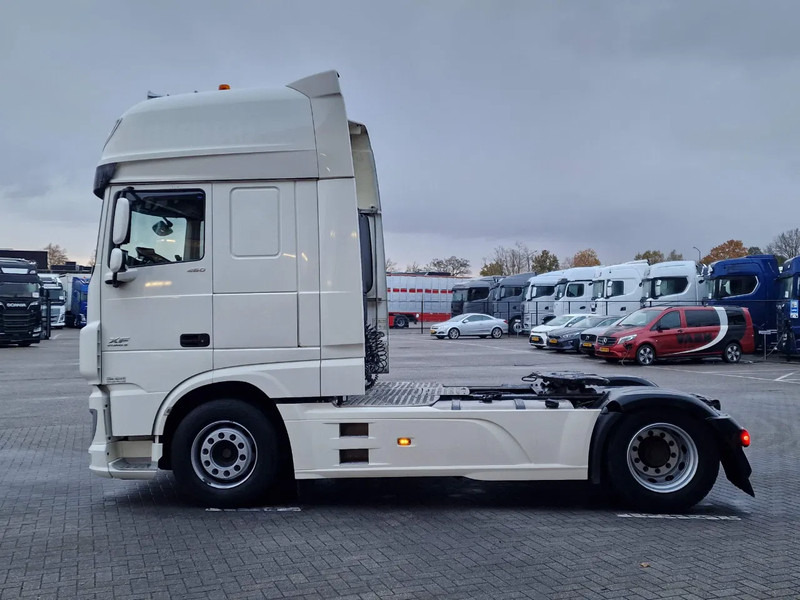 DAF XF 460 SuperSpaceCab 4x2 - Full air - Night Clima - TV -Microwave - Full spoiler - Navi - Tractor head: gambar 4 DAF XF 460 SuperSpaceCab 4x2 - Full air - Night Clima - TV -Microwave - Full spoiler - Navi - Tractor head: gambar 4