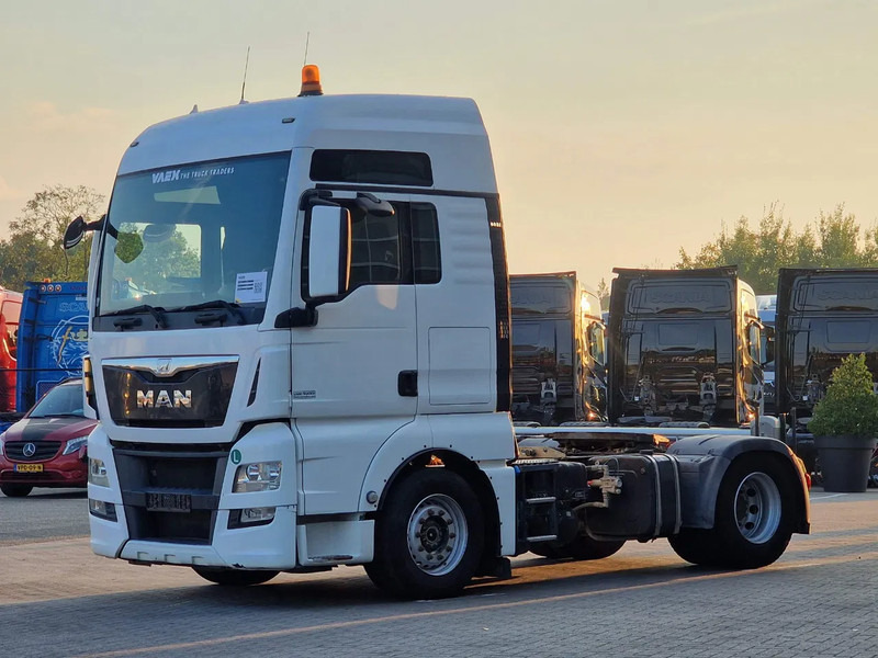 MAN TGX 18.480 4x2 - Intarder/Retarder - PTO/Hydraulic - Euro 6 - Tractor head: gambar 3 MAN TGX 18.480 4x2 - Intarder/Retarder - PTO/Hydraulic - Euro 6 - Tractor head: gambar 3