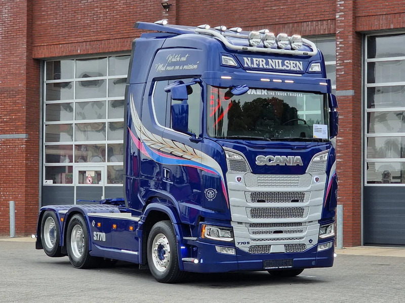 Scania 770S V8 NGS Highline 6x2 - Show truck - Special paint - Custom interior - Retarder - Full air - Night clima - Tractor head: gambar 1 Scania 770S V8 NGS Highline 6x2 - Show truck - Special paint - Custom interior - Retarder - Full air - Night clima - Tractor head: gambar 1