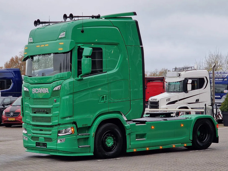 Scania S460 Highline 4x2 - NEW - Full spec - Custom exterior - Full air - Retarder - Show truck - Tractor head: gambar 4 Scania S460 Highline 4x2 - NEW - Full spec - Custom exterior - Full air - Retarder - Show truck - Tractor head: gambar 4