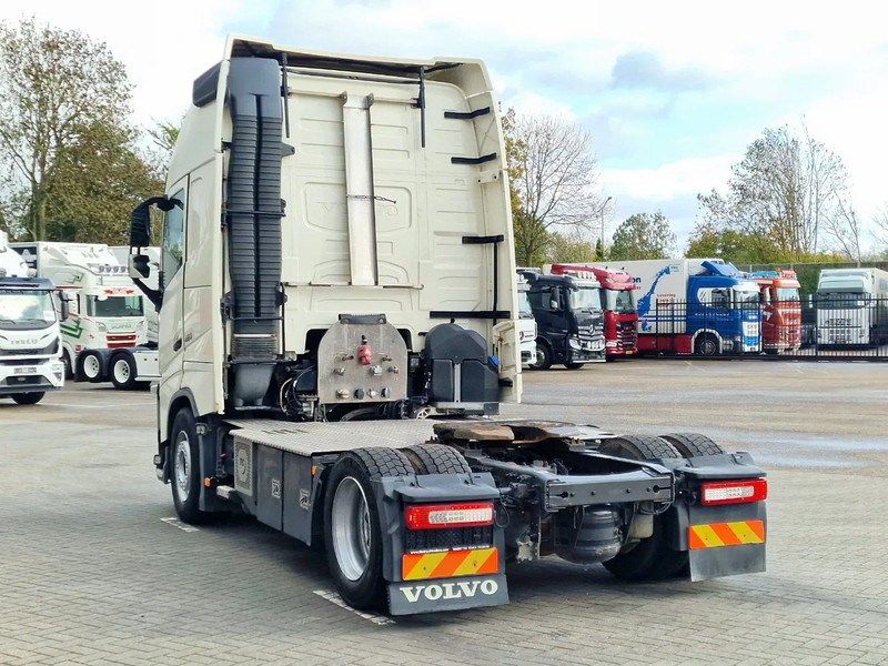 Volvo FH 13.460 Globetrotter XL - PTO/Hydraulic - I parkcool - Full air - TV - Fridge - Tractor head: gambar 5 Volvo FH 13.460 Globetrotter XL - PTO/Hydraulic - I parkcool - Full air - TV - Fridge - Tractor head: gambar 5