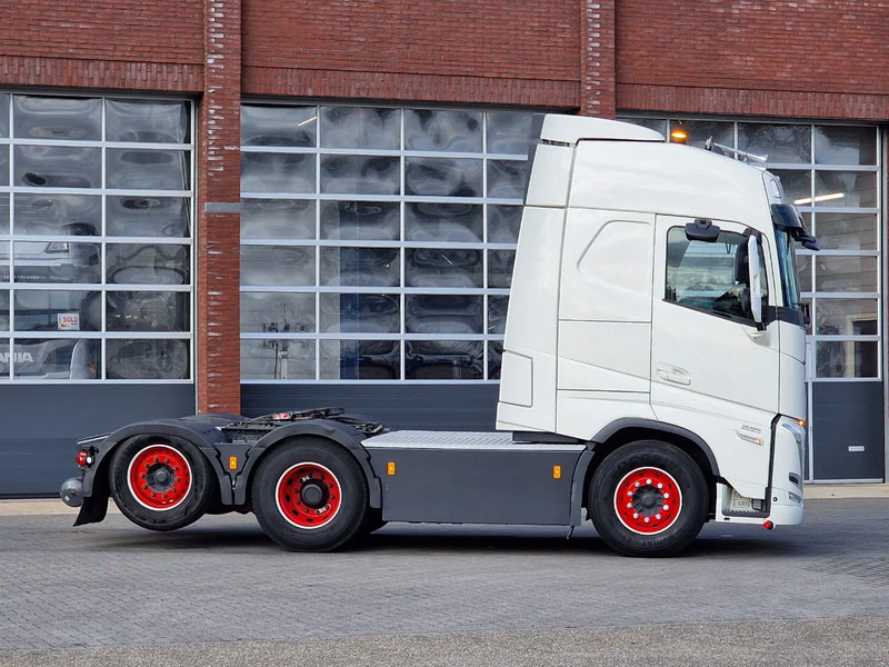 Volvo FH 13.500 Globetrotter 6x2 - I Save - 3.00 WB - PTO/Hydraulic - Full air - Custom interior - Tractor head: gambar 5 Volvo FH 13.500 Globetrotter 6x2 - I Save - 3.00 WB - PTO/Hydraulic - Full air - Custom interior - Tractor head: gambar 5