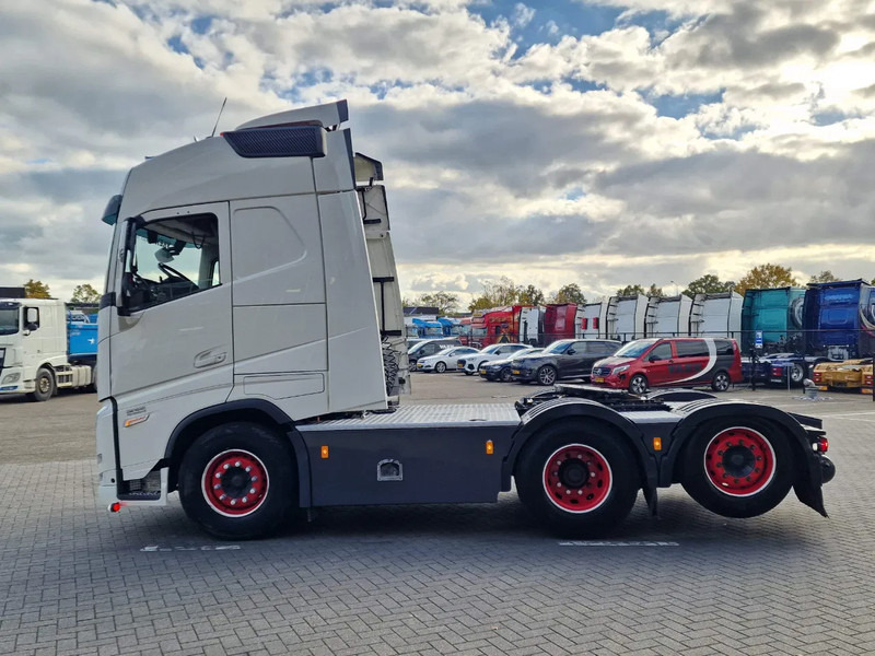 Volvo FH 13.500 Globetrotter 6x2 - I Save - 3.00 WB - PTO/Hydraulic - Full air - Custom interior - Tractor head: gambar 4 Volvo FH 13.500 Globetrotter 6x2 - I Save - 3.00 WB - PTO/Hydraulic - Full air - Custom interior - Tractor head: gambar 4