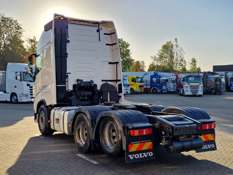 Volvo FH 13.500 Globetrotter XL 6x2 - Full air - 3.20 WB - MA VIN - Low KM - Leather - Tractor head: gambar 5 Volvo FH 13.500 Globetrotter XL 6x2 - Full air - 3.20 WB - MA VIN - Low KM - Leather - Tractor head: gambar 5