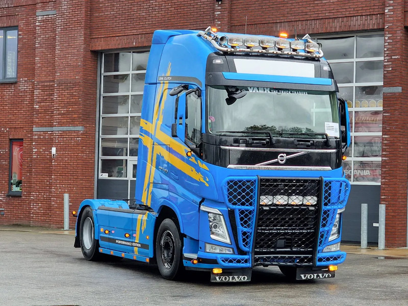 Volvo FH 13.540 Globetrotter XL 4x2 - Performance edition - I parkcool - Full air - Bull bar - Tractor head: gambar 1 Volvo FH 13.540 Globetrotter XL 4x2 - Performance edition - I parkcool - Full air - Bull bar - Tractor head: gambar 1