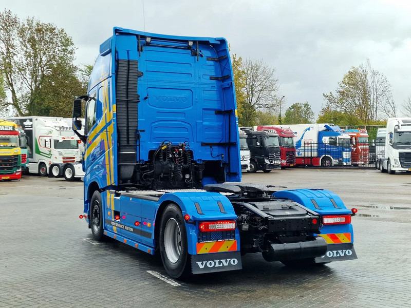 Volvo FH 13.540 Globetrotter XL 4x2 - Performance edition - I parkcool - Full air - Bull bar - Tractor head: gambar 5 Volvo FH 13.540 Globetrotter XL 4x2 - Performance edition - I parkcool - Full air - Bull bar - Tractor head: gambar 5
