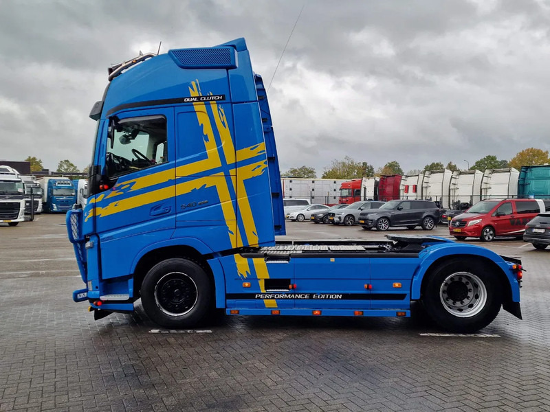 Volvo FH 13.540 Globetrotter XL 4x2 - Performance edition - I parkcool - Full air - Bull bar - Tractor head: gambar 4 Volvo FH 13.540 Globetrotter XL 4x2 - Performance edition - I parkcool - Full air - Bull bar - Tractor head: gambar 4