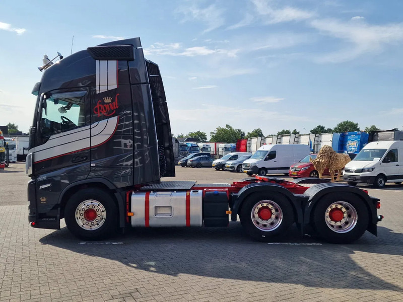 Volvo FH 13.540 Globetrotterl XL 6x4 - Royal - Retarder - Full air - 3.40 WB - Low KM - Tractor head: gambar 4 Volvo FH 13.540 Globetrotterl XL 6x4 - Royal - Retarder - Full air - 3.40 WB - Low KM - Tractor head: gambar 4