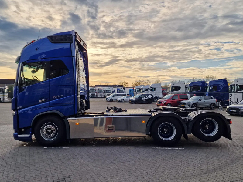 Volvo FH 16.750 Globetrotter XL 6x2 - Retarder - I parkcool - Full air - Leather - Tractor head: gambar 4 Volvo FH 16.750 Globetrotter XL 6x2 - Retarder - I parkcool - Full air - Leather - Tractor head: gambar 4