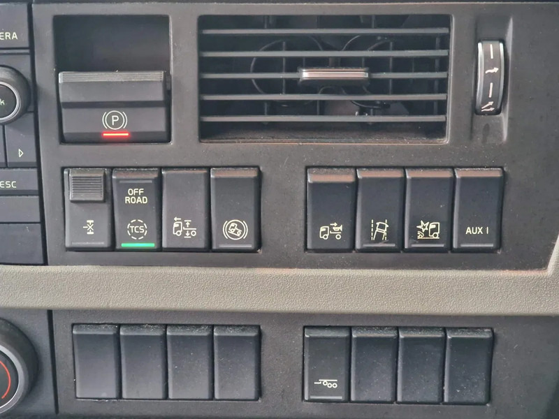 Truk box Volvo FH 13.460 Globetrotter XL 4x2 - Box with side doors - Manual gearbox - Full air: gambar 17