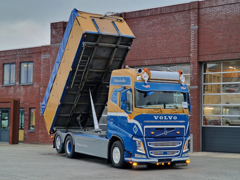 Volvo FH 13.540 Globetrotter 6x2 - 3 way tipper - Full air - I parkcool - Custom interior - Truk jungkit: gambar 1 Volvo FH 13.540 Globetrotter 6x2 - 3 way tipper - Full air - I parkcool - Custom interior - Truk jungkit: gambar 1
