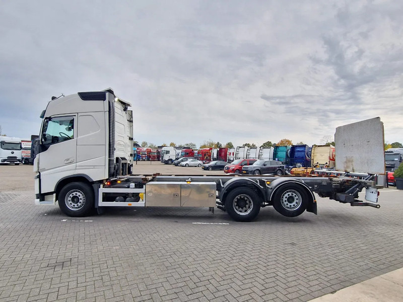 Volvo FH 13.540 Globetrotter 6x2 - BDF - Loadlift - Full air - I parkcool - 4.80 WB - Pengangkut kontainer/ Container truck: gambar 4 Volvo FH 13.540 Globetrotter 6x2 - BDF - Loadlift - Full air - I parkcool - 4.80 WB - Pengangkut kontainer/ Container truck: gambar 4