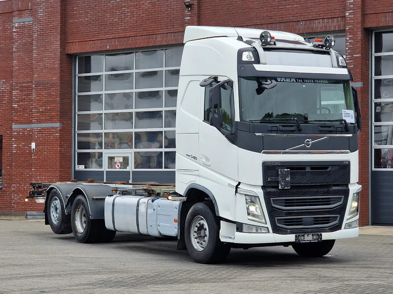 Volvo FH 13.540 Globetrotter 6x2 - BDF - Retarder - 4.90 WB - Full air - Leather - Pengangkut kontainer/ Container truck: gambar 1 Volvo FH 13.540 Globetrotter 6x2 - BDF - Retarder - 4.90 WB - Full air - Leather - Pengangkut kontainer/ Container truck: gambar 1