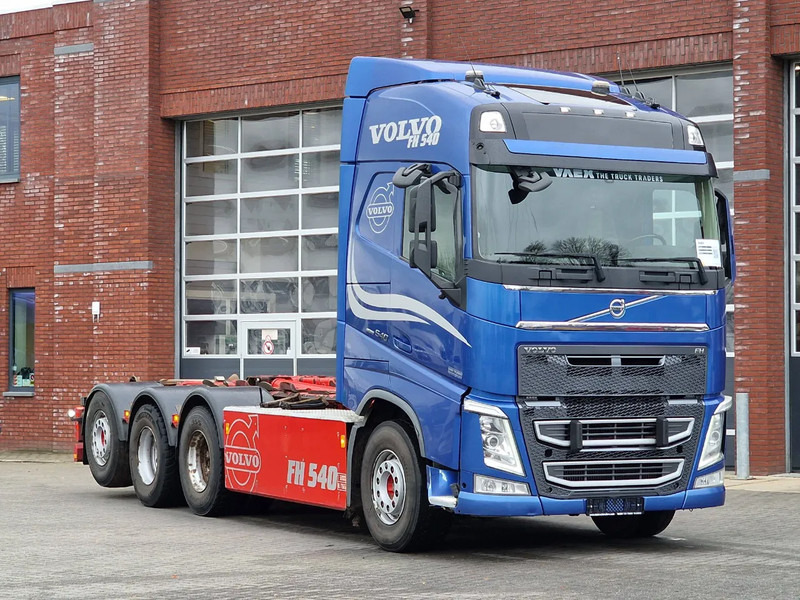 Volvo FH 13.540 Globetrotter 8x4*4 - HIAB Hook 22T - Full air - Work remote - Hook lift: gambar 3 Volvo FH 13.540 Globetrotter 8x4*4 - HIAB Hook 22T - Full air - Work remote - Hook lift: gambar 3