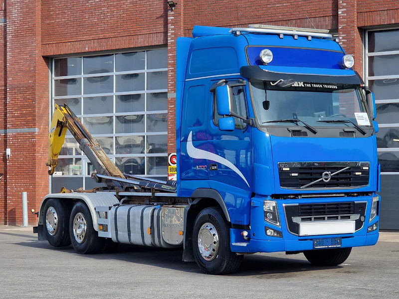 Volvo FH 16.700 Globetrotter 6x2*4 - Palfinger T20 Hook - Retarder - Steering axle - Hook lift: gambar 2 Volvo FH 16.700 Globetrotter 6x2*4 - Palfinger T20 Hook - Retarder - Steering axle - Hook lift: gambar 2