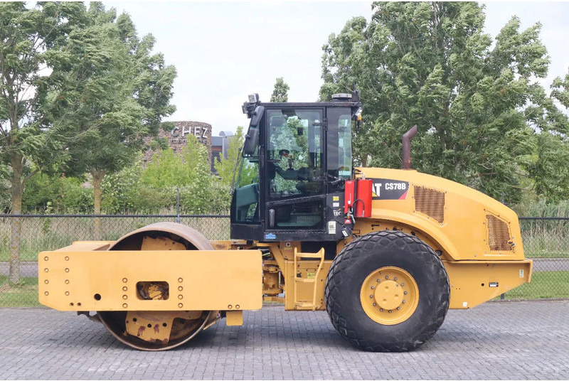 Caterpillar CS78B | TRIMBLE GPS | GOOD CONDITION - Roller: gambar 1 Caterpillar CS78B | TRIMBLE GPS | GOOD CONDITION - Roller: gambar 1